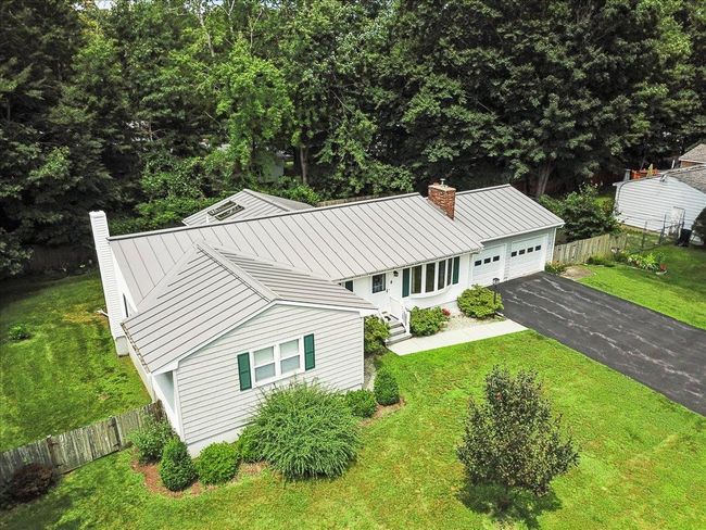 8 Center St, House other with 4 bedrooms, 3 bathrooms and null parking in Bennington VT | Image 34