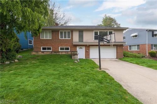 23728 Glenhill Dr, Beachwood, OH, 44122-1235 | Card Image