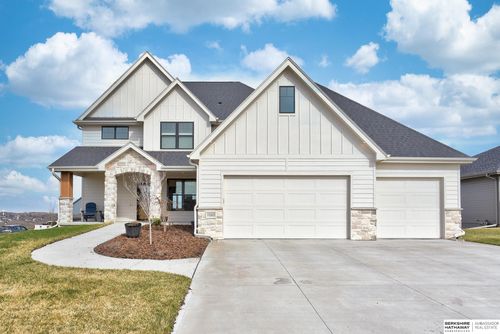 11065 N 171st St, Bennington, NE, 68007-5056 | Card Image