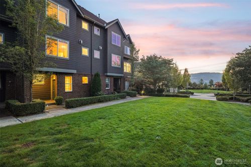 862 3rd Avenue Ne, Issaquah, WA, 98029 | Card Image