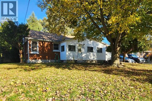 33 John St, Chatham, ON, N7M5B5 | Card Image