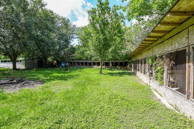 1083 County Road 147, House other with 3 bedrooms, 2 bathrooms and 2 parking in Alvin TX | Image 28