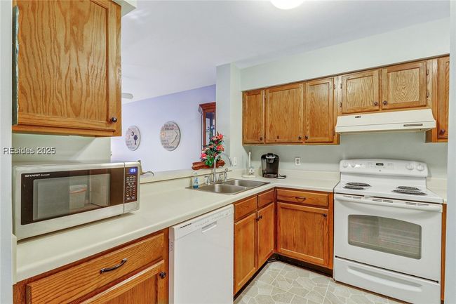 Kitchen | Image 13
