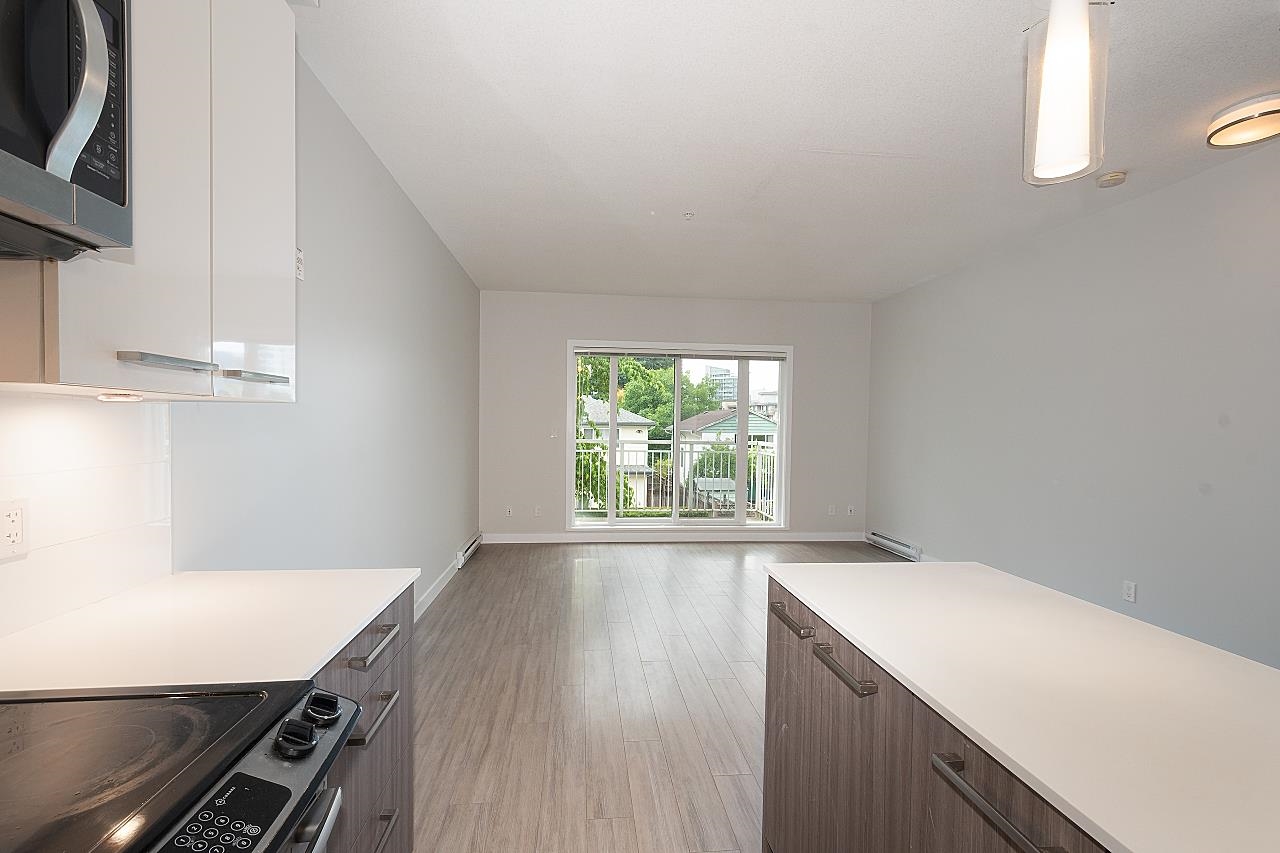7 - 638 Regan Avenue, Townhouse with 2 bedrooms, 2 bathrooms and 2 parking in Coquitlam BC | Image 4