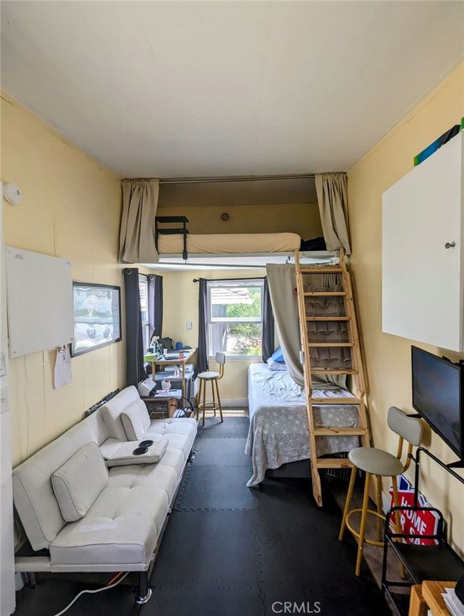 Bed incorner | Image 7