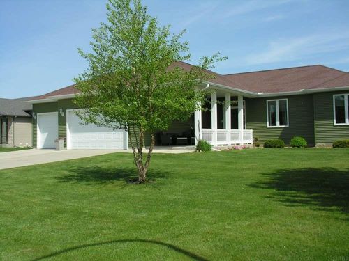 1913 13th Ave Ne, Austin, MN, 55912-3677 | Card Image