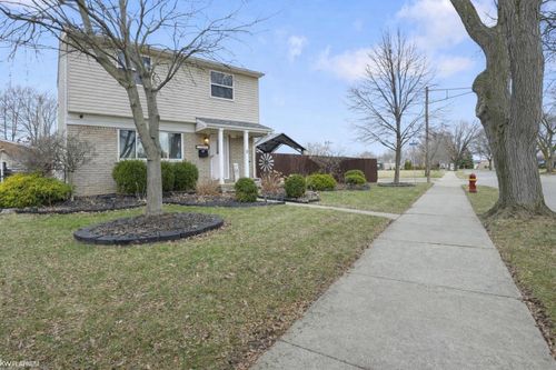 23507 Grove St, Saint Clair Shores, MI, 48080-1140 | Card Image