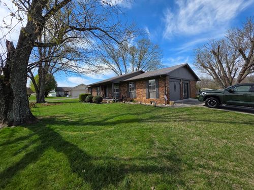 1755 Jaybird Rd, Morristown, TN, 37814-8408 | Card Image