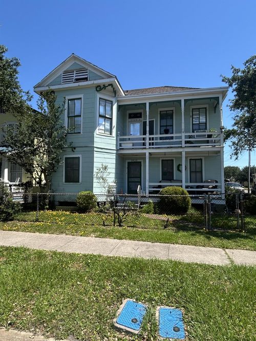 3525 Avenue Q, Galveston, TX, 77550-7560 | Card Image