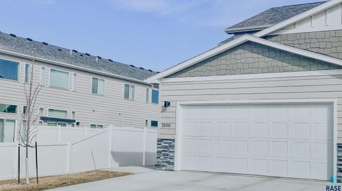 3500 S Chalice Pl, Sioux Falls, SD, 57106-7140 | Card Image