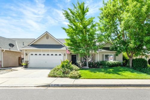 1795 E Turnberry Ave, Fresno, CA, 93730-3545 | Card Image