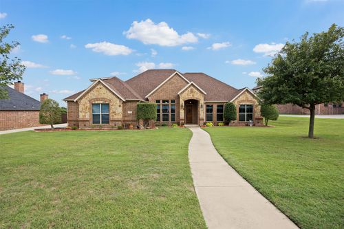 8230 Glenwick Dr, Waxahachie, TX, 75167-7295 | Card Image