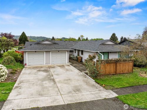 1 Teal St, Longview, WA, 98632-9422 | Card Image