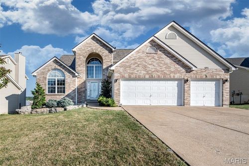 691 Berrywine Ln, Arnold, MO, 63010-4735 | Card Image