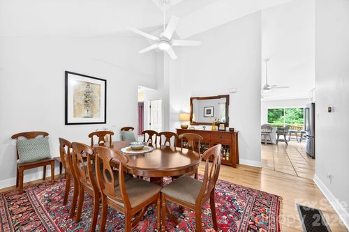 153 Skyview Cir, Asheville, NC, 28804-2763 | Card Image