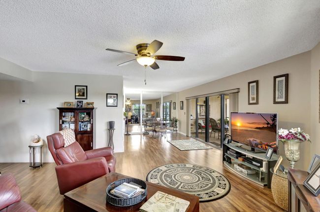APT-316 - 313 Lake Cir, Condo with 2 bedrooms, 2 bathrooms and null parking in North Palm Beach FL | Image 14