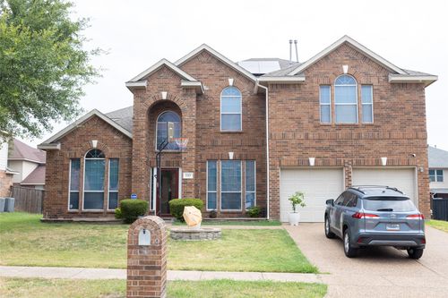 737 Honeysuckle Way, Desoto, TX, 75115-1460 | Card Image