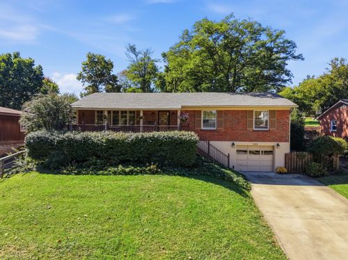 1046 Elmendorf Drive, Lexington, KY, 40517 | Card Image