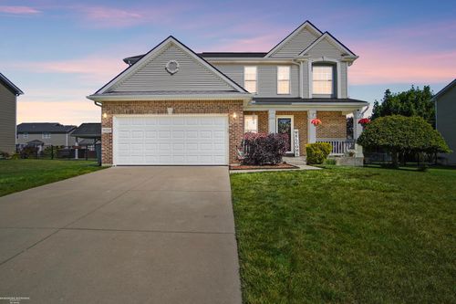 31222 Settlers Way Dr, Flat Rock, MI, 48134-3326 | Card Image