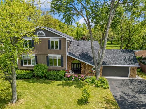 5873 Walnut Ave, Downers Grove, IL, 60516-1001 | Card Image