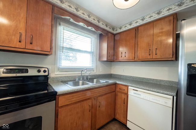 9461 N County Road 800 W, House other with 3 bedrooms, 2 bathrooms and null parking in Middletown IN | Image 18