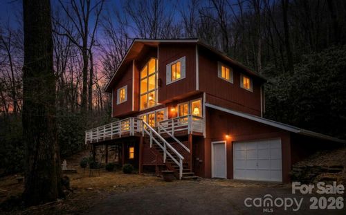 1135 S Toe River Rd, Burnsville, NC, 28714-8743 | Card Image