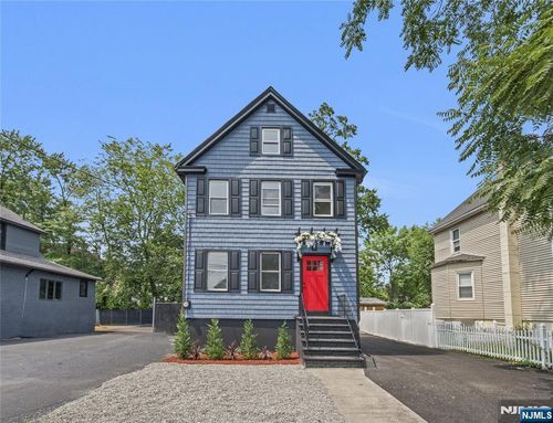 9 Byrne St, Hackensack, NJ, 07601-1530 | Card Image