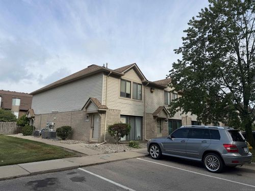 38589 Wellington Dr, Clinton Township, MI, 48036-3523 | Card Image
