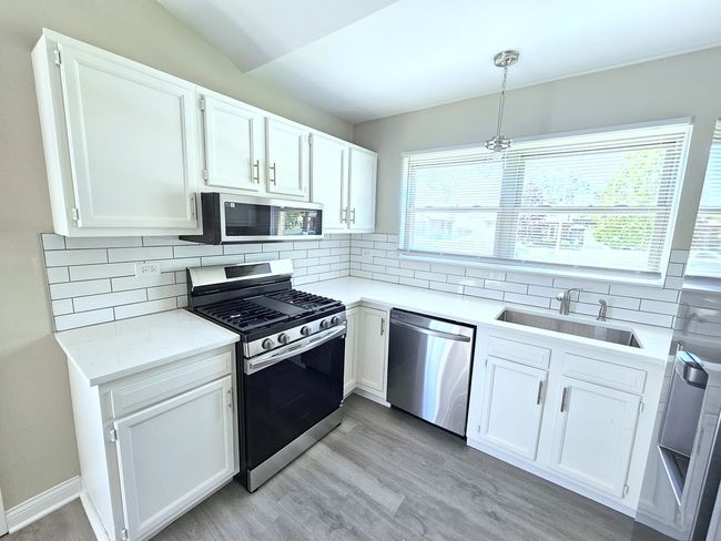 12827 S Blossom Dr, House other with 3 bedrooms, 2 bathrooms and 2 parking in Alsip IL | Image 8