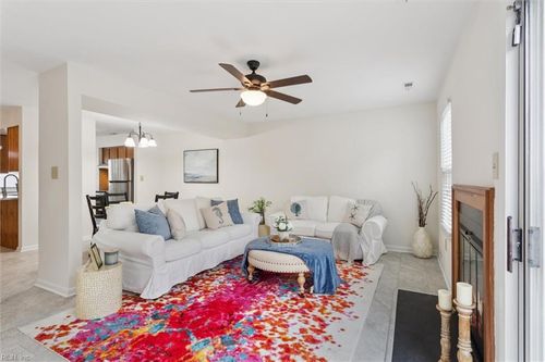 16 Bayview Ct, Hampton, VA, 23664-1081 | Card Image
