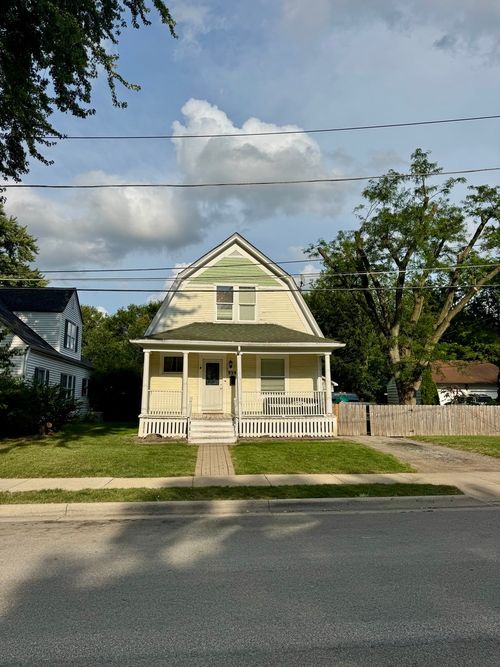 939 Saint John St, Elgin, IL, 60120-2937 | Card Image