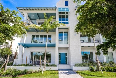 101 - 201 8th Street S, Condo with 3 bedrooms, 3 bathrooms and null parking in Naples FL | Image 1