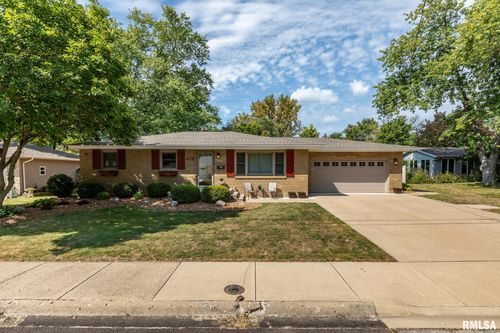 225 Hemlock St, Pekin, IL, 61554-2519 | Card Image
