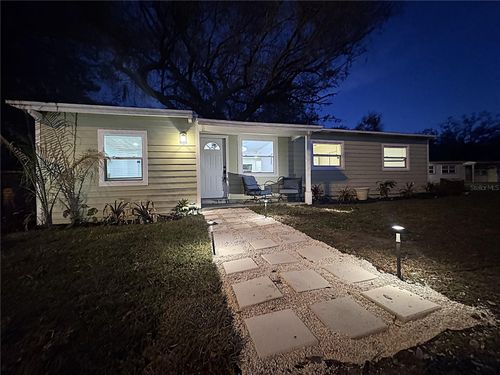 903 King St, PLANT CITY, FL, 33563-1715 | Card Image