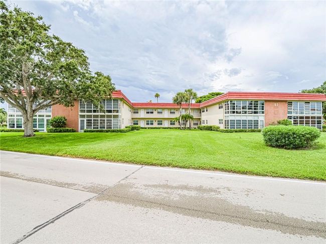 APT-201 - 57 Woodland Dr, House attached with 2 bedrooms, 2 bathrooms and null parking in VERO BEACH FL | Image 7
