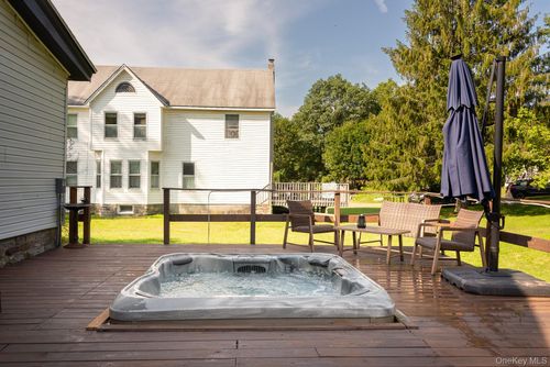 29 River St, Stamford, NY, 12167-1024 | Card Image