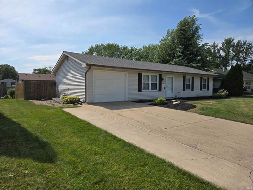 15009 Hedgebrook Dr, Huntertown, IN, 46748-9314 | Card Image
