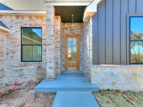 15919 Vernon Cir, Newalla, OK, 74857-8516 | Card Image