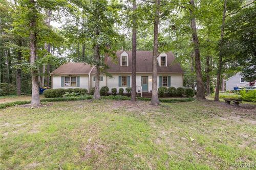 3949 Llewellyn Ln, Chesterfield, VA, 23832-7823 | Card Image