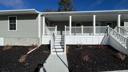 3-135 Cooper Rd, Fishkill, NY, 12524-2434 | Card Image