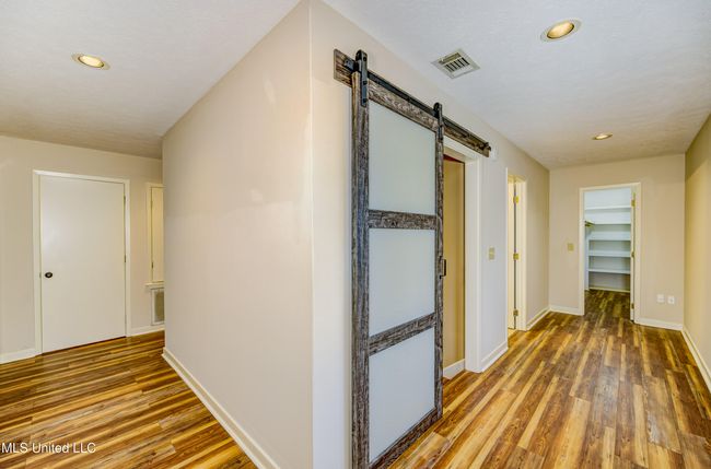 Spacious Upstairs Hallway | Image 42