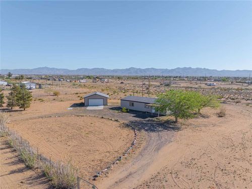 860 S Derby Cir, Golden Valley, AZ, 86413-6828 | Card Image