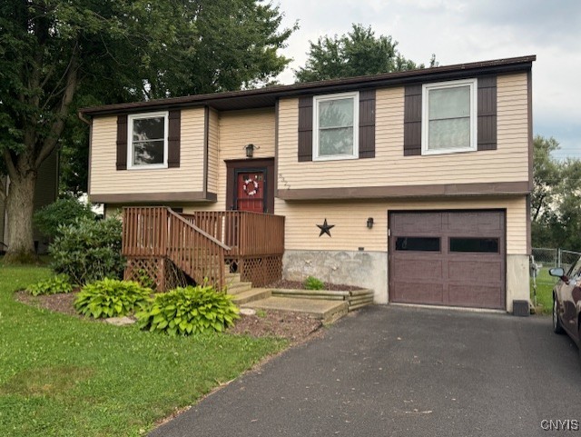 Azimuth Dr, Baldwinsville, NY 13027