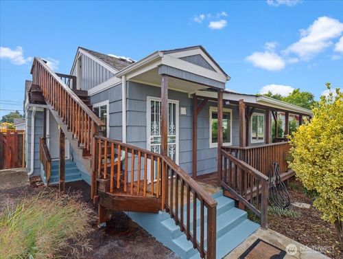 324 28th Ave, Longview, WA, 98632-1230 | Card Image