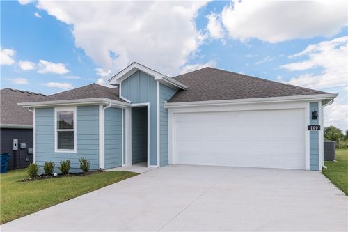 100 Granny Smith St, Gentry, AR, 72734-5129 | Card Image