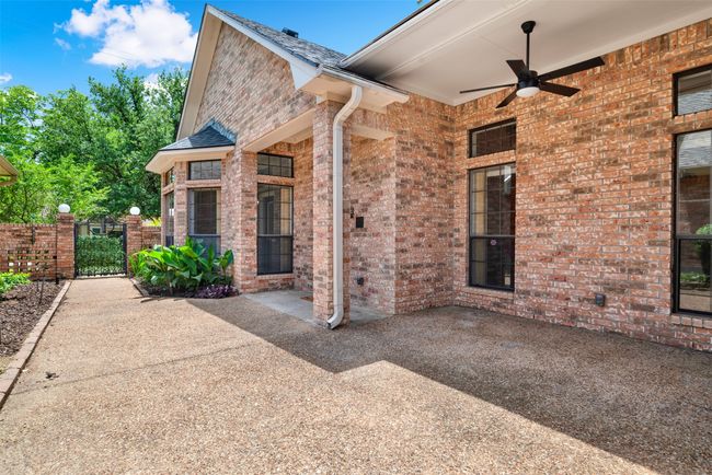 1407 W Mulberry St, House other with 3 bedrooms, 2 bathrooms and null parking in Sherman TX | Image 4