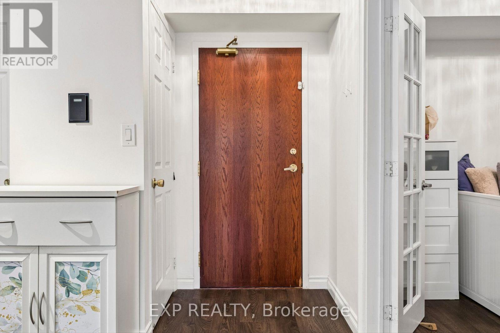 Residential in Toronto (Mimico) 3