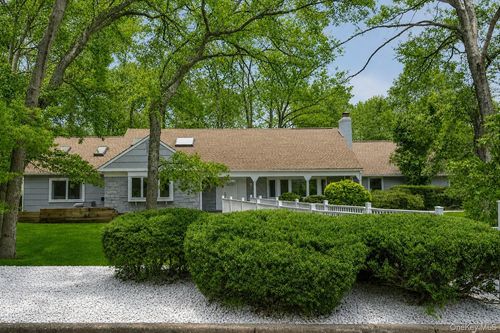 2 Westbourne Ln, Huntingtn Sta, NY, 11747-3305 | Card Image