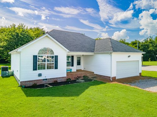 2673 Forest Run Dr, Lewisburg, TN, 37091-7300 | Card Image