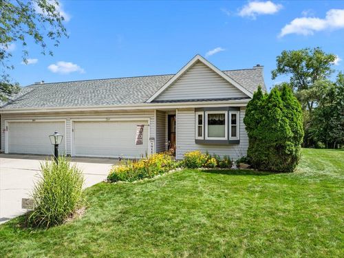 1421 Vogt Dr, West Bend, WI, 53095-4999 | Card Image